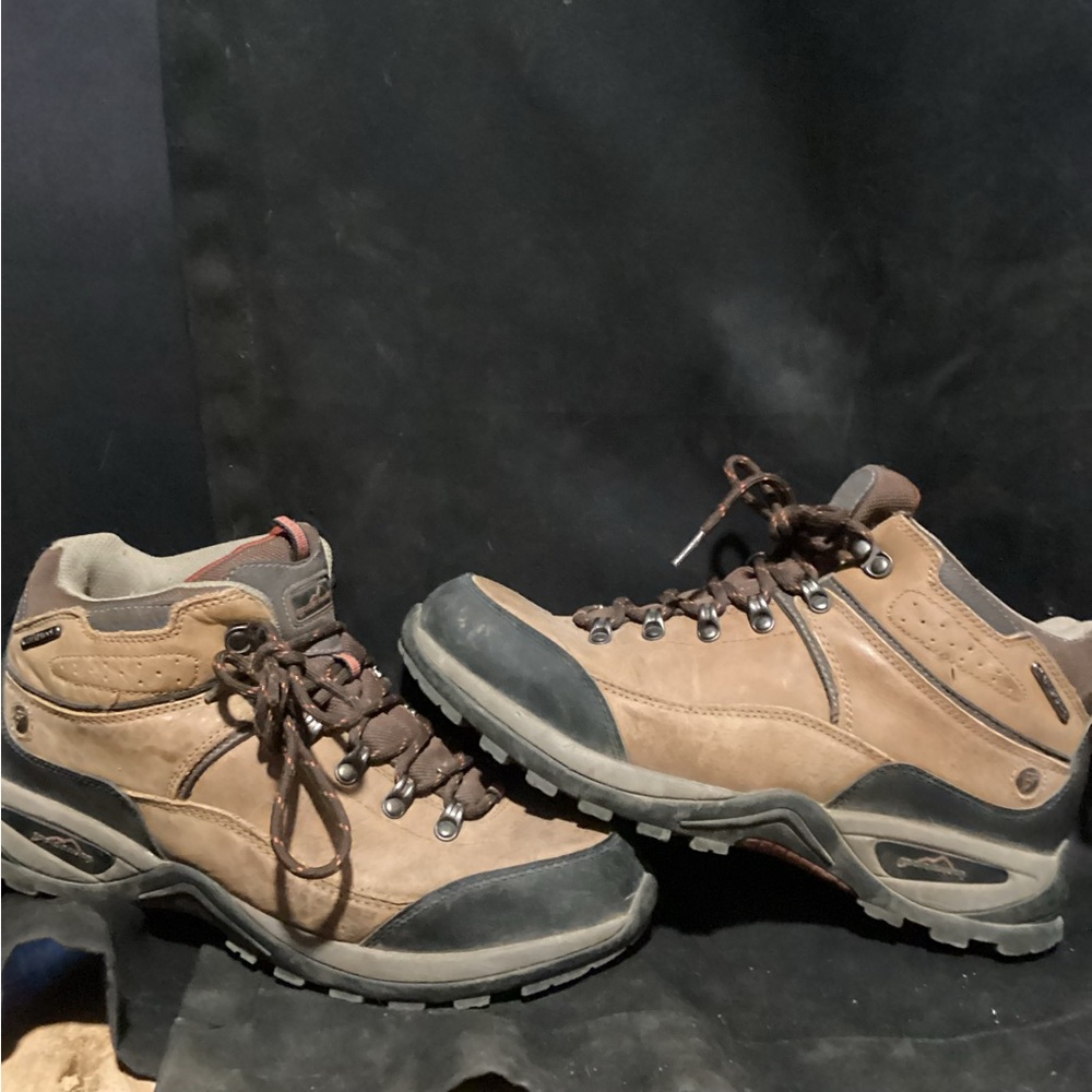 Eddie Bauer brown leather waterproof boots